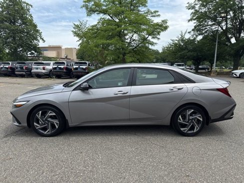 Certified 2025 Hyundai Elantra Sport image 20
