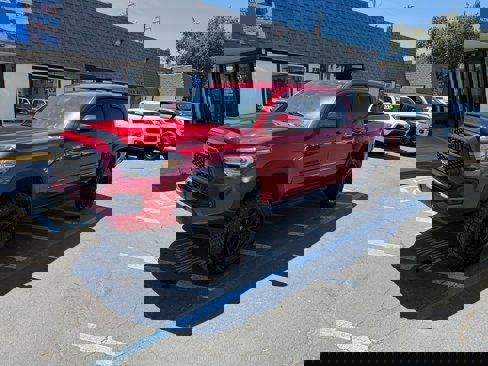 Used 2020 Toyota Tacoma TRD Off-Road image 1