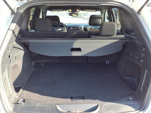 Used 2017 Jeep Grand Cherokee Laredo image 13