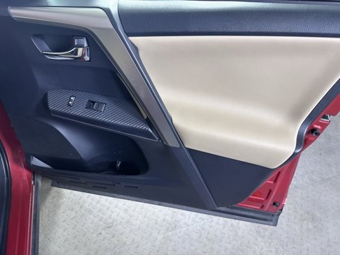 Used 2015 Toyota RAV4 Limited image 9
