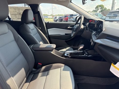 New 2025 Chevrolet Trax LT image 17