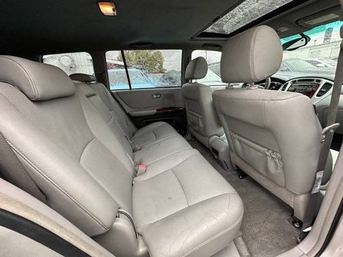Used 2005 Toyota Highlander Limited image 19