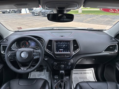 Used 2022 Jeep Cherokee Trailhawk w/ Premium Leather Package image 10