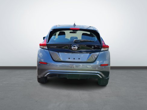 Used 2025 Nissan Leaf S image 4