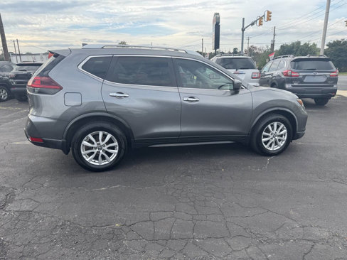 Used 2019 Nissan Rogue SV image 11