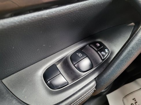 Used 2020 Nissan Rogue SV w/ Premium Package image 22
