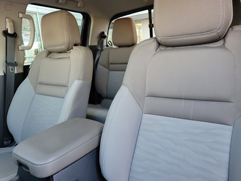 Used 2022 Nissan Frontier SV w/ Technology Package image 14