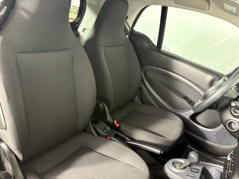 Used 2018 smart fortwo electric drive image 31