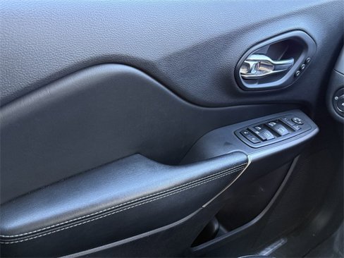 Used 2019 Jeep Cherokee Limited image 33