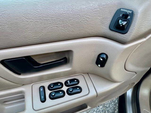 Used 2003 Ford Taurus SES image 18