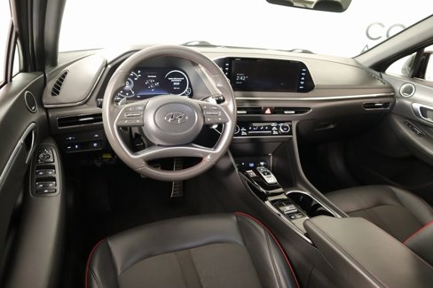 Used 2023 Hyundai Sonata SEL Plus image 2