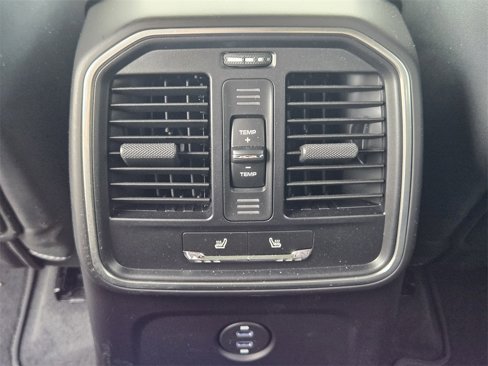 Certified 2024 Porsche Macan Turbo image 29