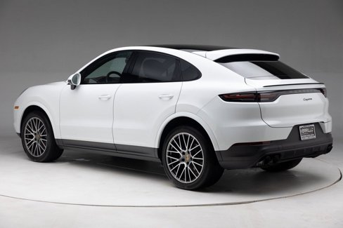 Used 2022 Porsche Cayenne Platinum Edition image 11