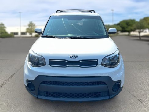 Certified 2017 Kia Soul image 2