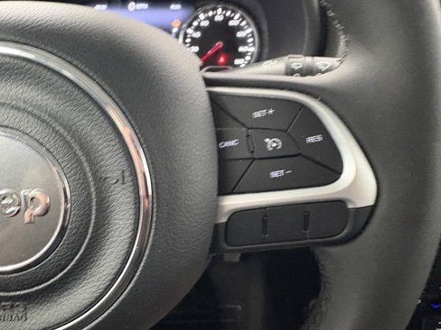 Used 2021 Jeep Renegade Latitude image 30