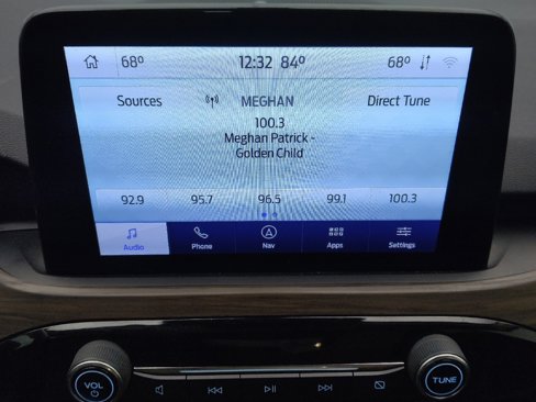 Used 2020 Ford Escape Titanium image 25