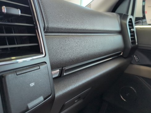 Used 2019 Ford Expedition Limited image 47