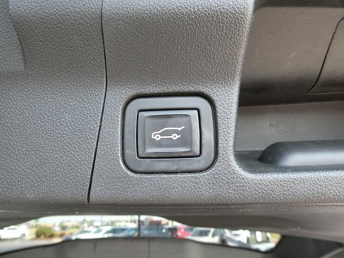 Used 2017 GMC Acadia SLE image 17