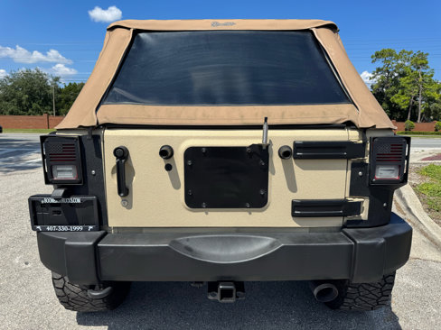 Used 2012 Jeep Wrangler Unlimited Sport image 18