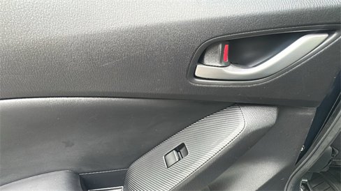 Used 2015 MAZDA MAZDA3 i Grand Touring image 31