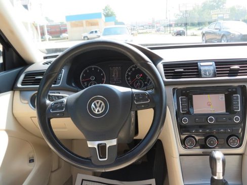 Used 2014 Volkswagen Passat 1.8T SE image 24