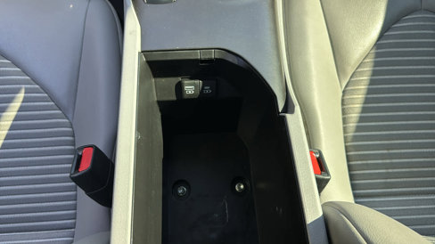Used 2023 Toyota Camry SE image 29