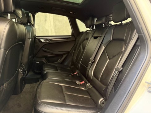 Used 2017 Porsche Macan S image 23