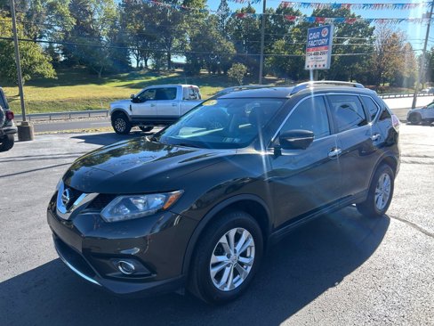 Used 2015 Nissan Rogue SV w/ SV Premium Package image 1