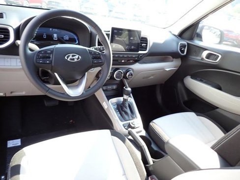 New 2025 Hyundai Venue SEL image 33