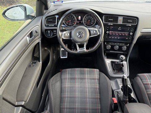 Used 2018 Volkswagen GTI SE image 27