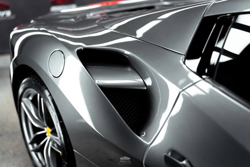 Used 2018 Ferrari 488 Spider image 16