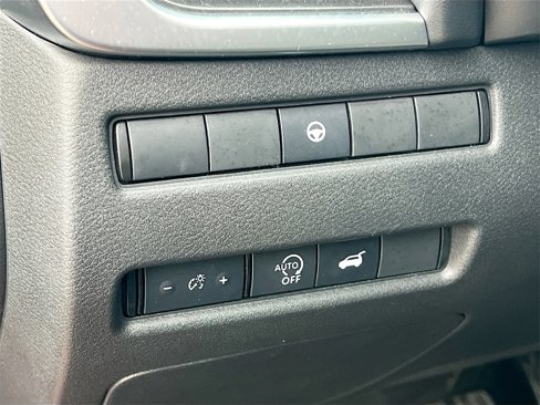 Used 2024 Nissan Rogue SV image 10
