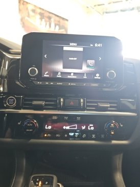 Used 2022 Nissan Pathfinder SV image 17