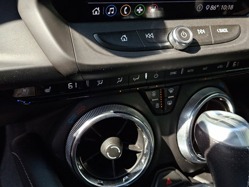 Used 2020 Chevrolet Camaro LT w/ RS Package image 17