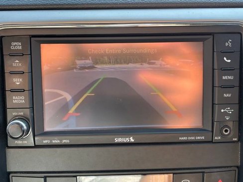 Used 2011 Jeep Grand Cherokee Limited image 12