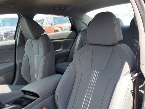 New 2025 Hyundai Elantra Sport image 12