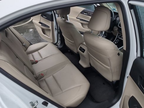 Used 2017 Honda Accord EX-L image 14