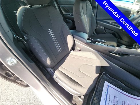 Used 2025 Hyundai Elantra Sport image 23
