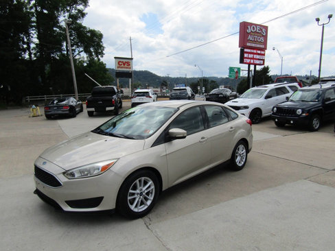 Used 2017 Ford Focus SE image 1