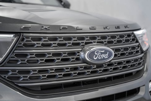 Used 2022 Ford Explorer XLT w/ Equipment Group 202A image 15