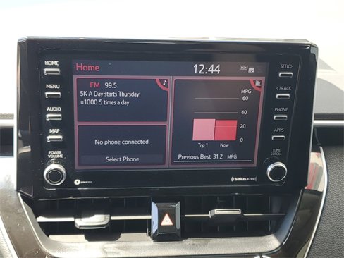 Used 2021 Toyota Corolla LE image 4