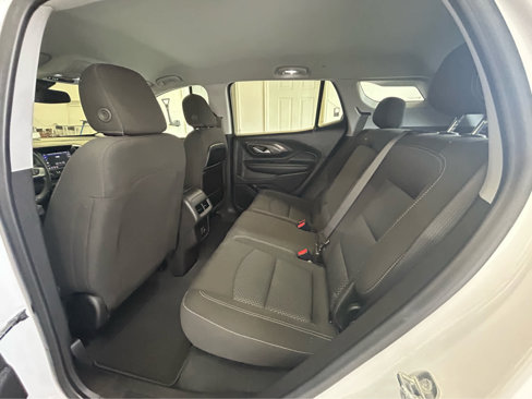 Used 2023 GMC Terrain SLE w/ Driver Convenience Package image 13