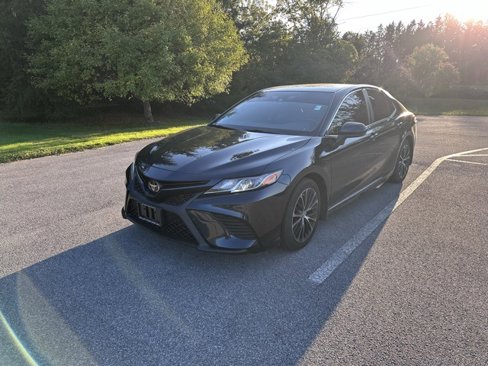 Used 2018 Toyota Camry SE image 7