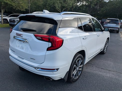 Used 2019 GMC Terrain Denali w/ Advanced Safety Package image 4