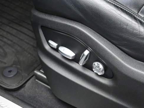 Certified 2020 Porsche Cayenne E-Hybrid w/ Premium Plus Package image 15