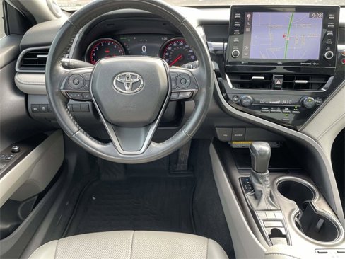 Used 2021 Toyota Camry XSE image 6