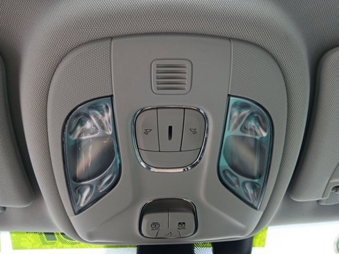 Used 2018 Jeep Compass Limited w/ Navigation Group image 15