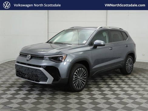 Certified 2025 Volkswagen Taos SE image 1