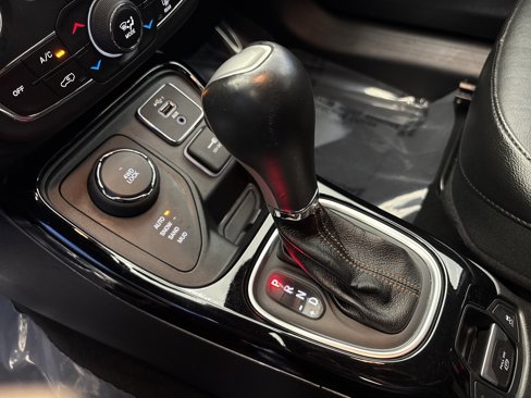 Used 2020 Jeep Compass Limited image 21