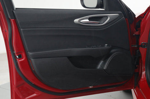 New 2024 Alfa Romeo Giulia Ti image 13